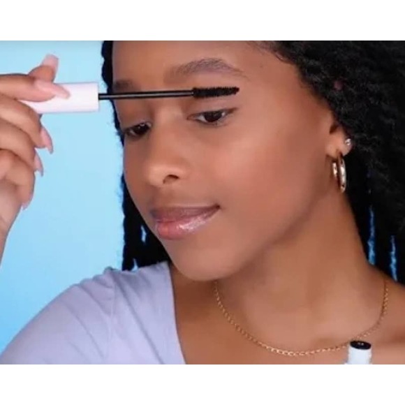 TARTE "SEA" BEST-SELLERS STARTER MAKEUP & SKINCARE SET - Picture 4 of 6